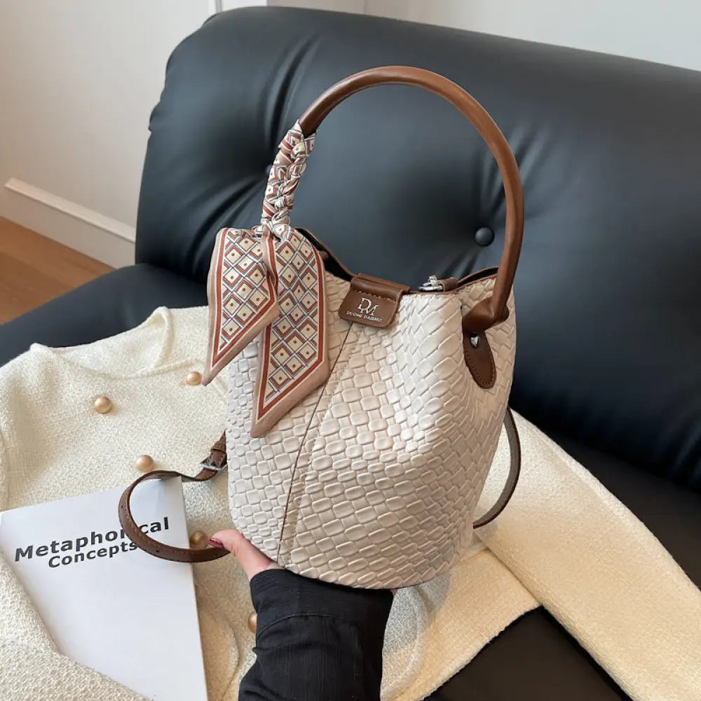 Woven Bucket Bag | same ANTHEM. - Off-white