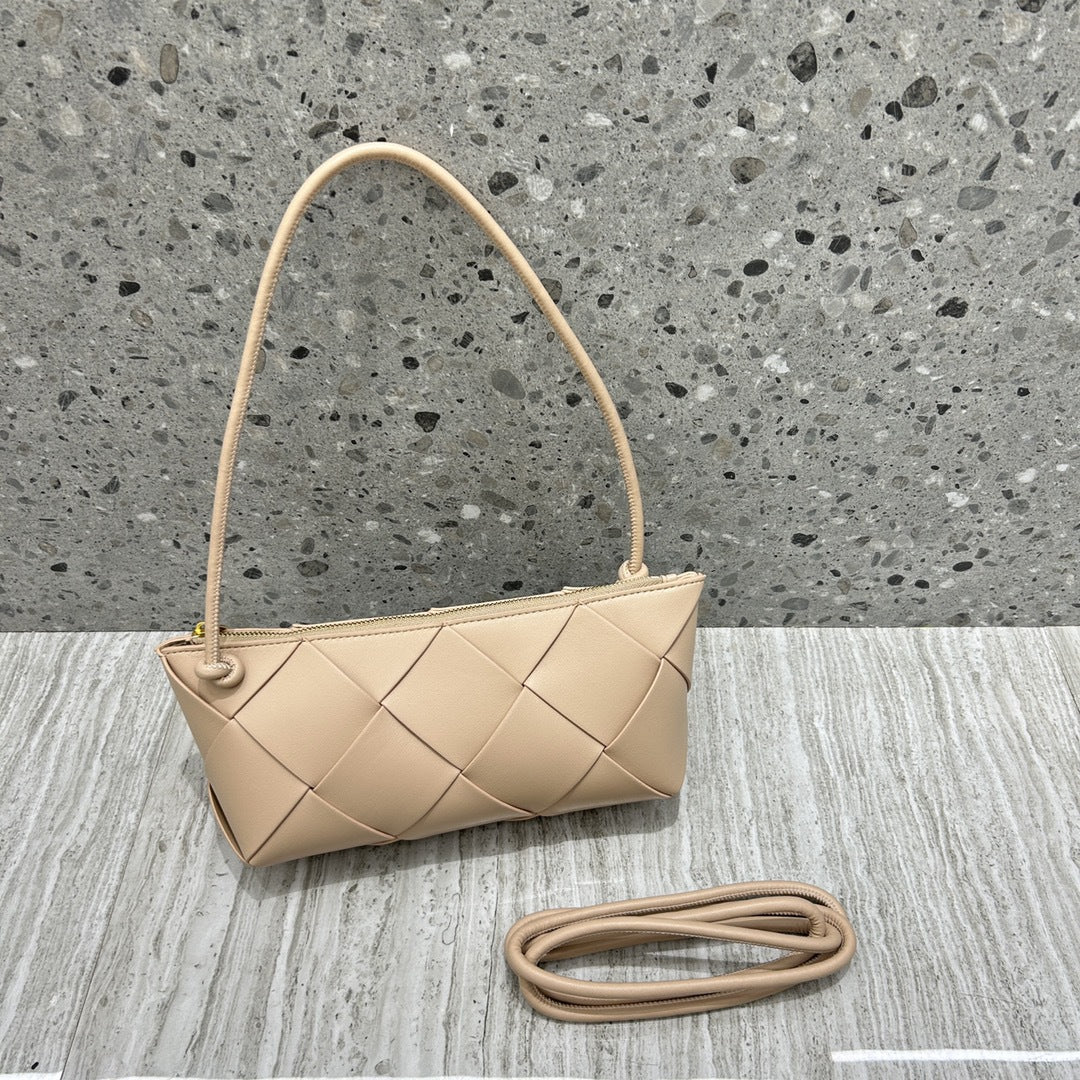 Woven Leather Crossbody Bag | Soulmate Streetwear by same ANTHEM.